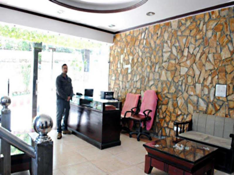 Clarks Inn Binsar Extérieur photo