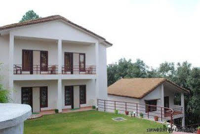 Clarks Inn Binsar Extérieur photo
