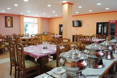 Clarks Inn Binsar Extérieur photo